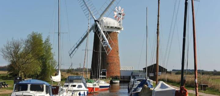 Fabulous 2 Bedroom Dog Friendly Chalet 5 Min Walk To Beach, Nr Gt Yarmouth & Norfolk Broads Scratby Esterno foto